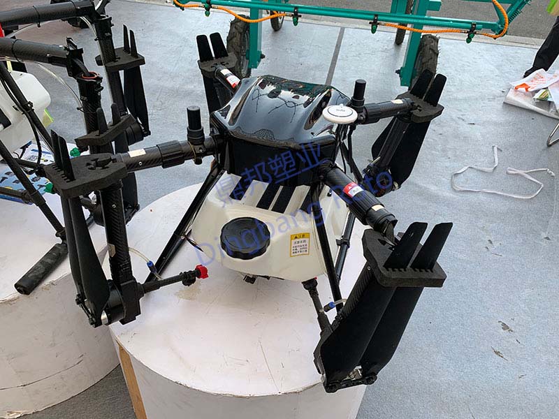 滾塑無人機